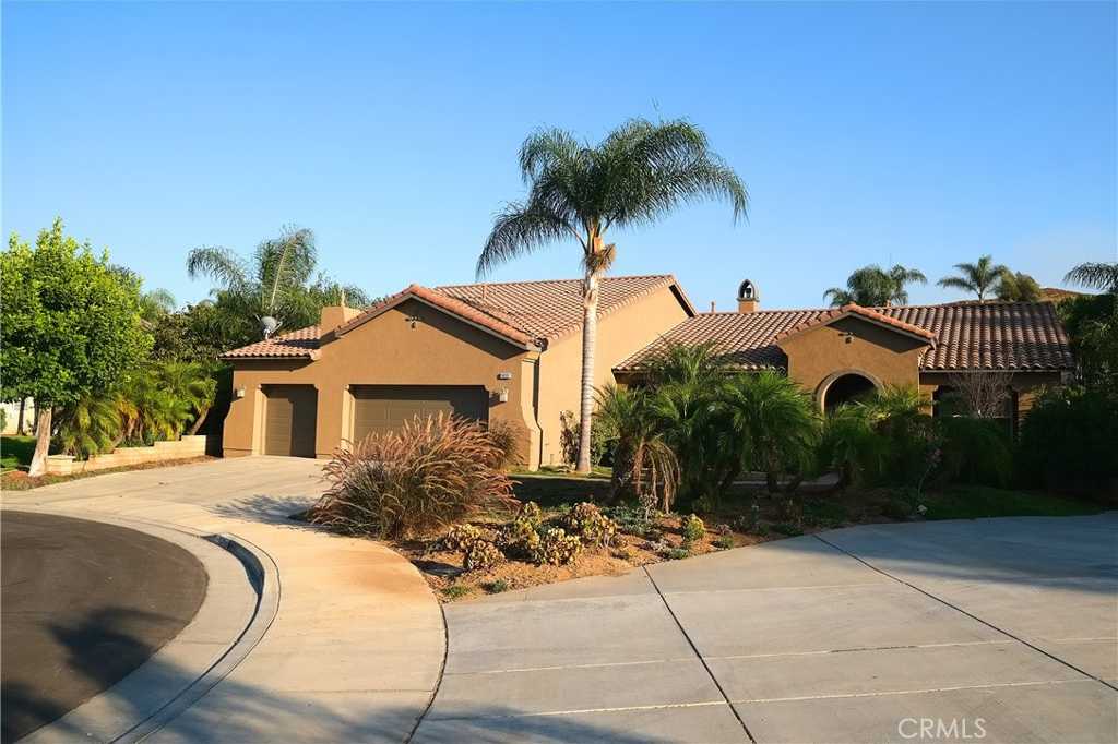 photo 3: 16331 Bridgton Circle, Riverside CA 92503