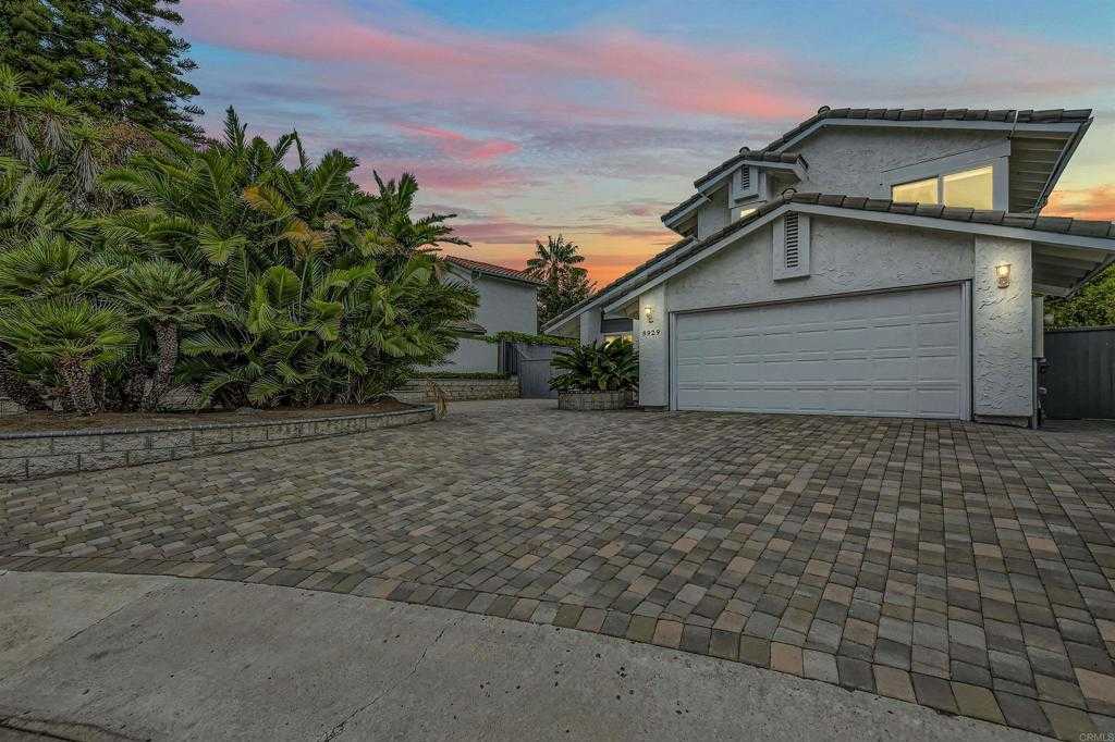 photo 2: 8929 Montrose Way, San Diego CA 92122