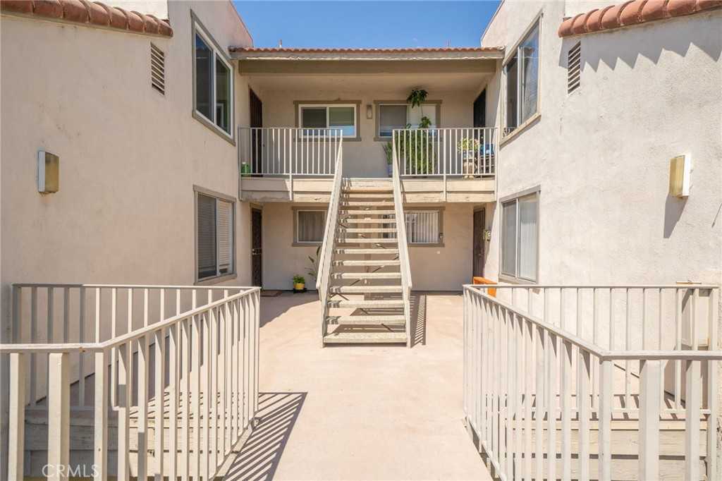 photo 2: 867 Cinnamon Lane Unit 65, Duarte CA 91010