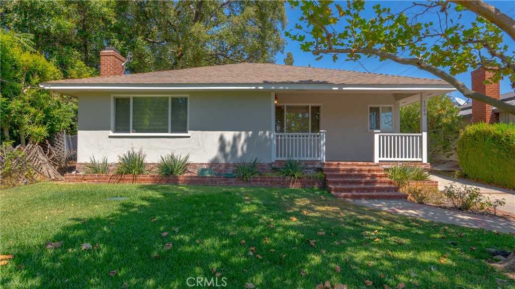 photo 2: 1525 Verdugo Boulevard, La Canada Flintridge CA 91011