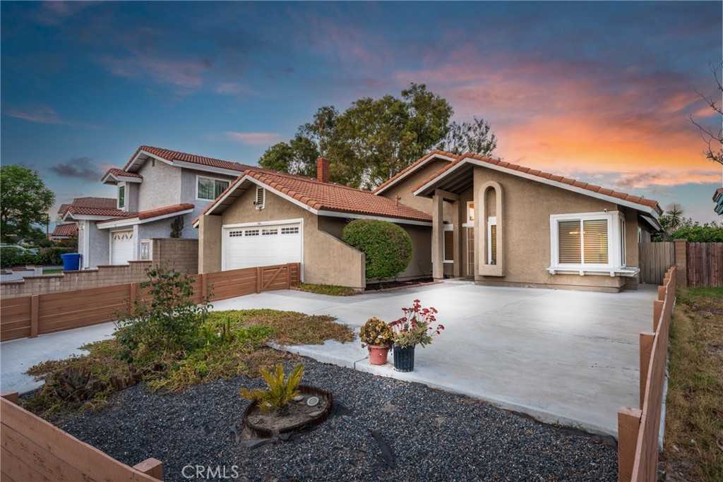 photo 2: 30 Country Ridge Road, Pomona CA 91766