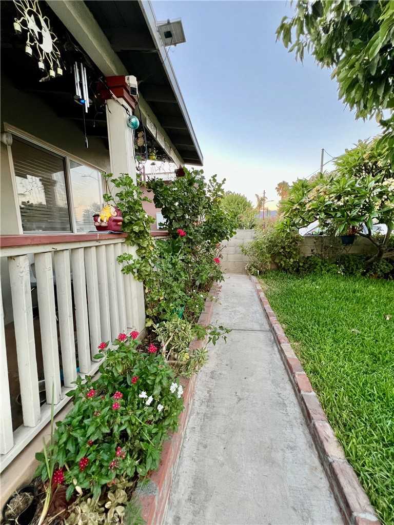 photo 3: 4913 Anniston Avenue, Baldwin Park CA 91706