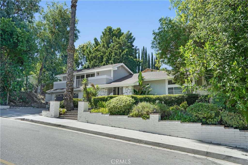 photo 2: 4623 Winnetka Avenue, Woodland Hills CA 91364