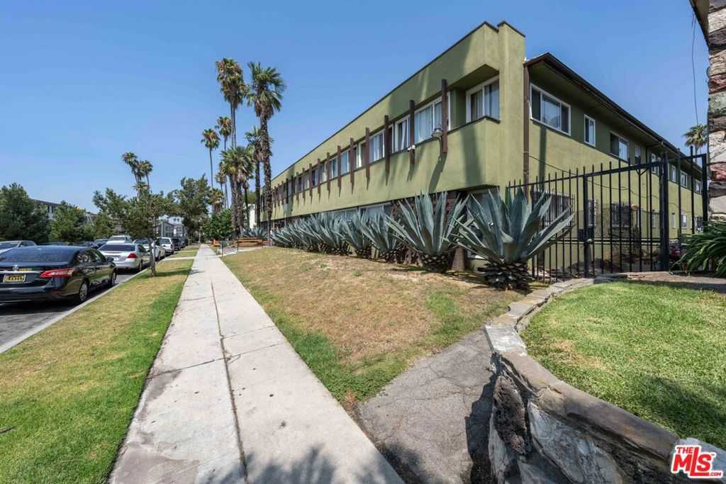 photo 2: 4024 Nicolet Avenue, Los Angeles CA 90008