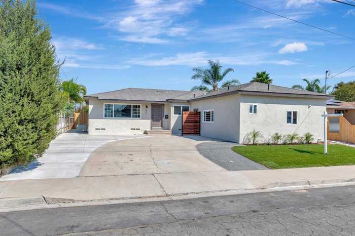 photo 2: 4715 Normandie Place, La Mesa CA 91942