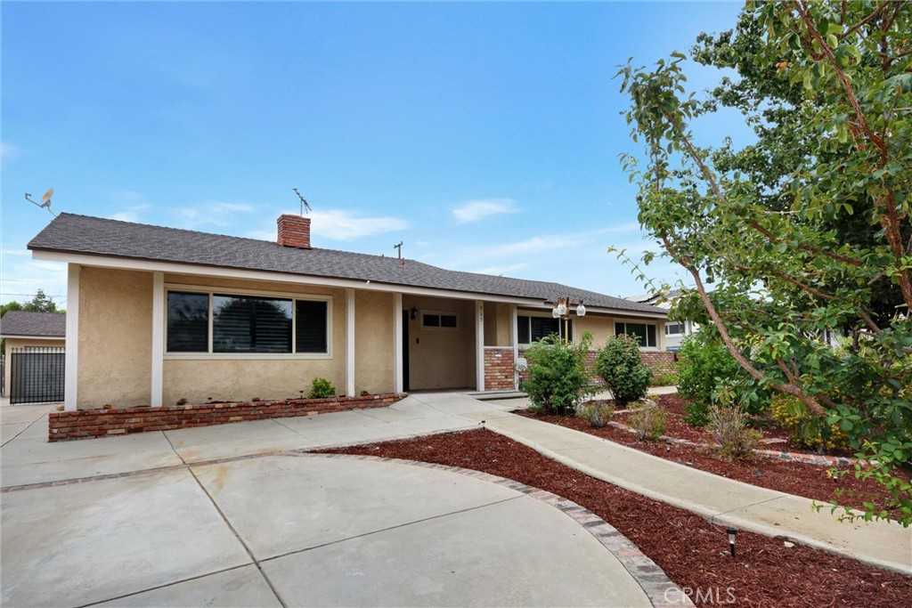 photo 2: 565 Cedar Crest Avenue, Claremont CA 91711