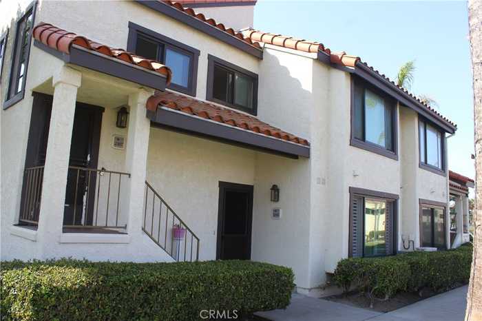 photo 2: 2105 Martinique Lane, Oxnard CA 93035