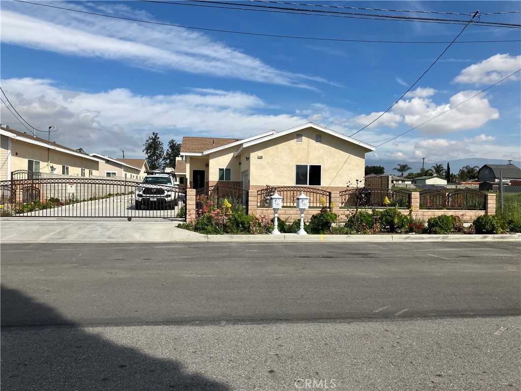 photo 1: 17548 Court Street, Fontana CA 92336