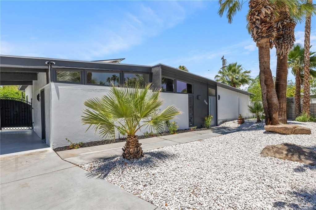 photo 3: 2199 N Berne Drive, Palm Springs CA 92262