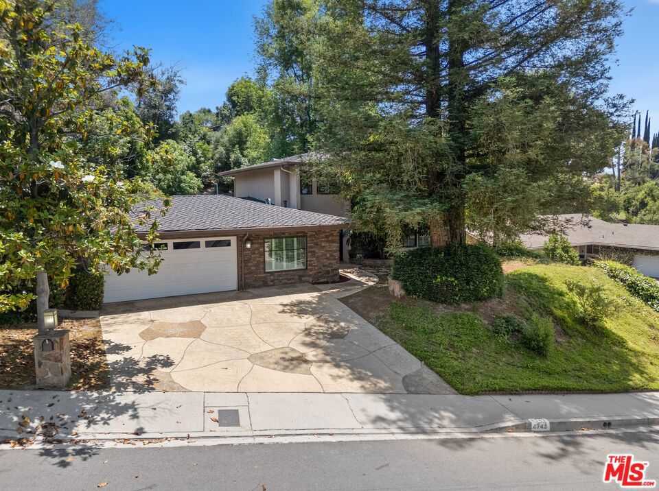 photo 1: 4743 Dunman Avenue, Woodland Hills CA 91364