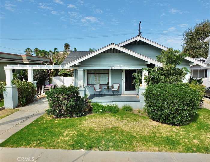 photo 2: 315 Newport Avenue, Long Beach CA 90814