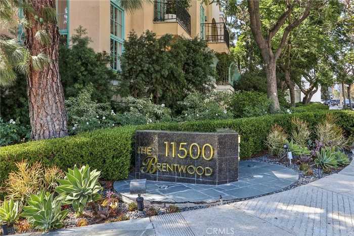 photo 2: 11500 San Vicente Boulevard Unit 214, Los Angeles CA 90049