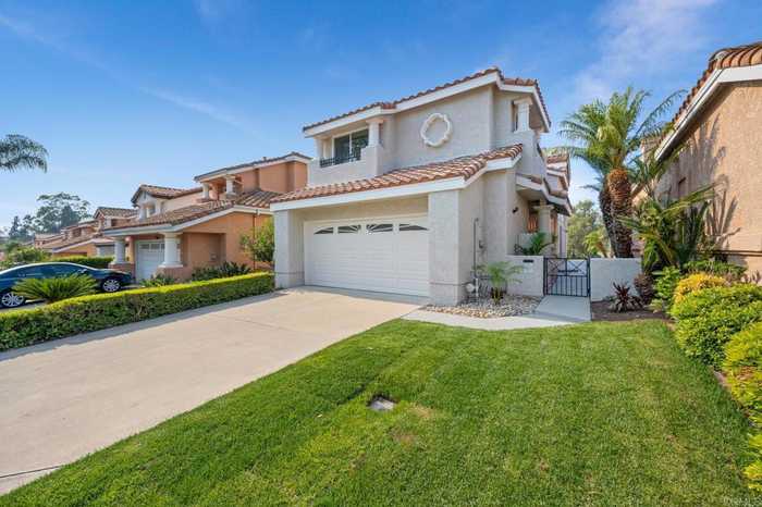 photo 1: 1468 Golfcrest Place, Vista CA 92081