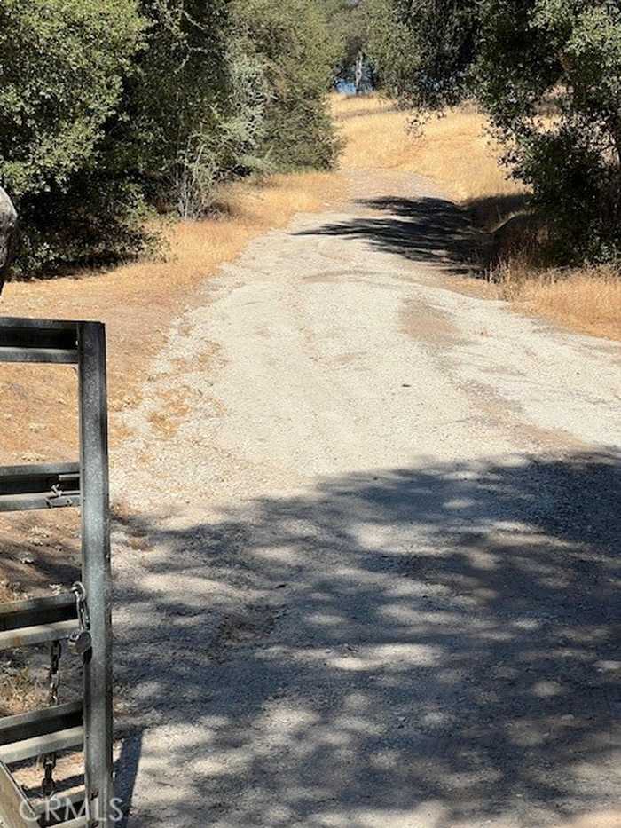 photo 2: 4050 Indian Peak Road, Mariposa CA 95338