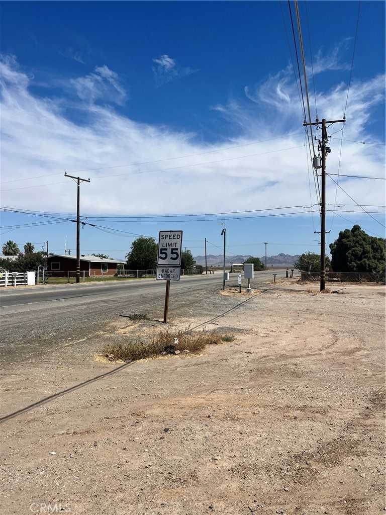 photo 3: 246 N Intake Boulevard, Blythe CA 92225