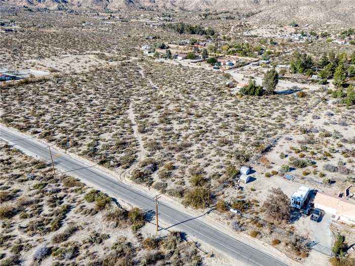 photo 15: 321 Pioneer Drive, Morongo Valley CA 92256