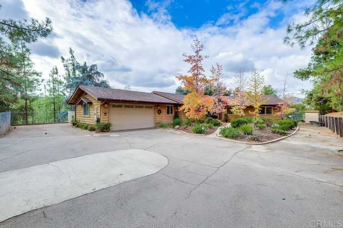 photo 2: 622 Quail Crest Rd, Alpine CA 91901