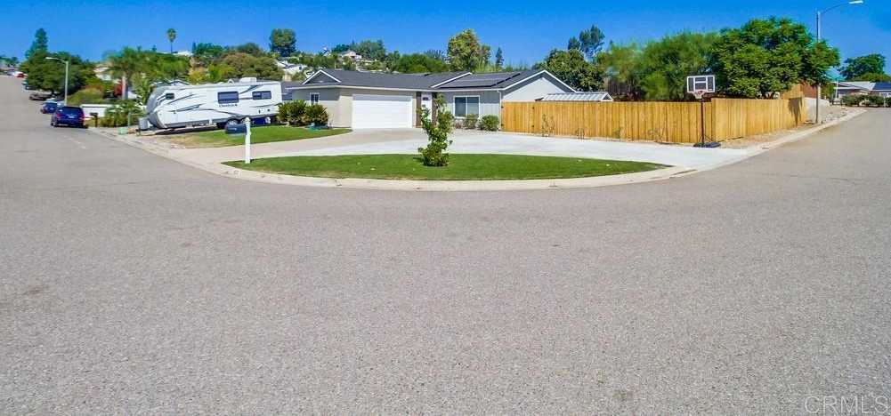 photo 1: 9222 Clearlake Way, Lakeside CA 92040