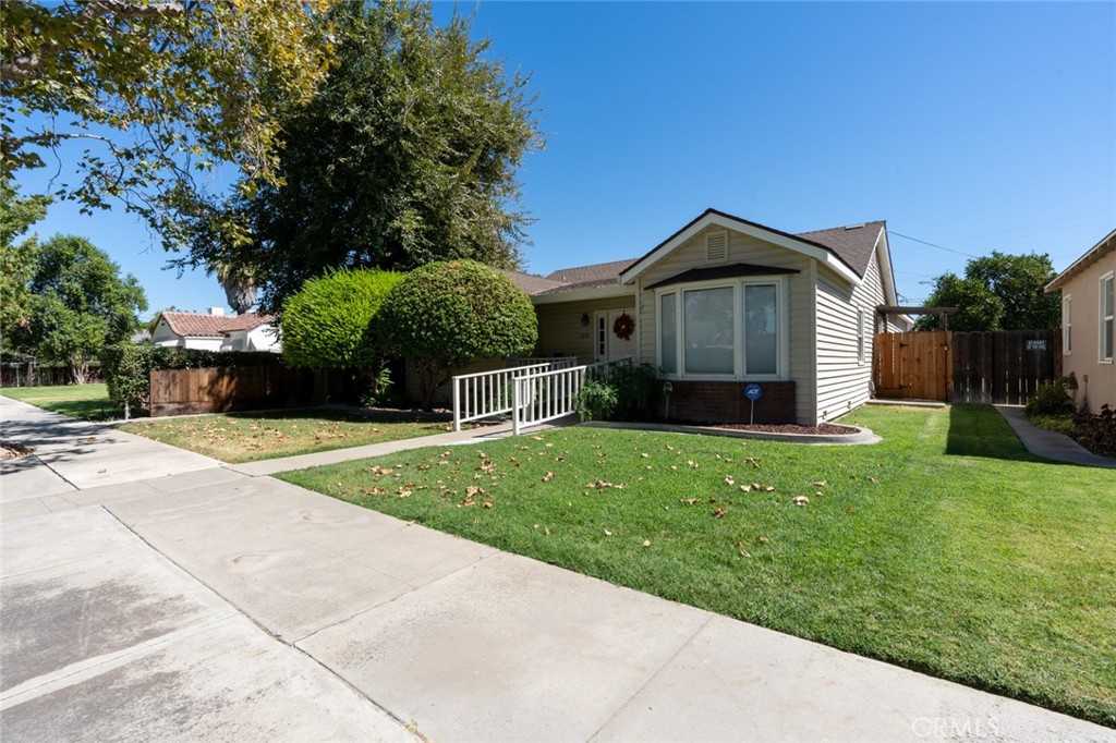 photo 1: 1212 California Avenue, Los Banos CA 93635