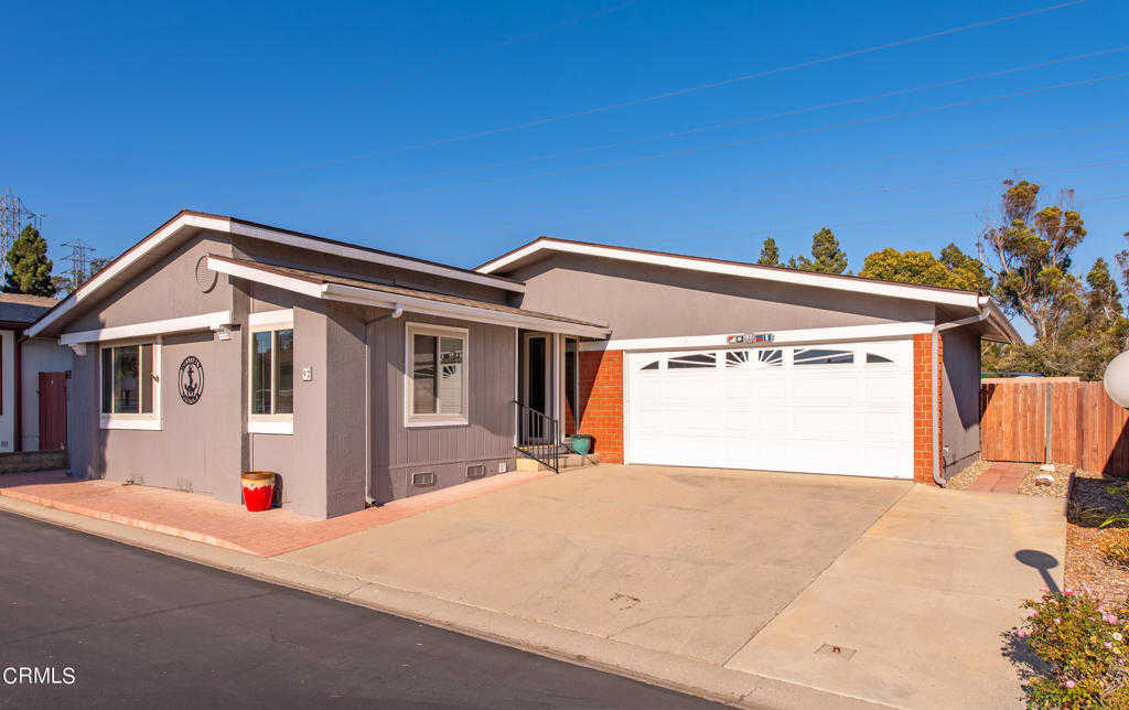 photo 1: 92 Bobolink Lane Unit 92, Ventura CA 93003