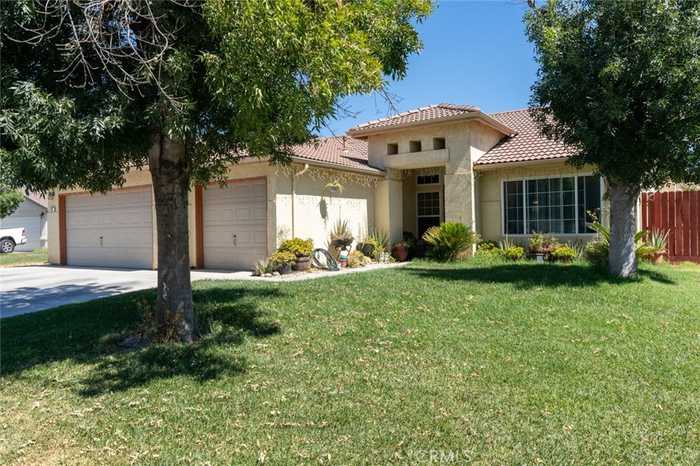 photo 1: 752 Petit Sirah Court, Los Banos CA 93635