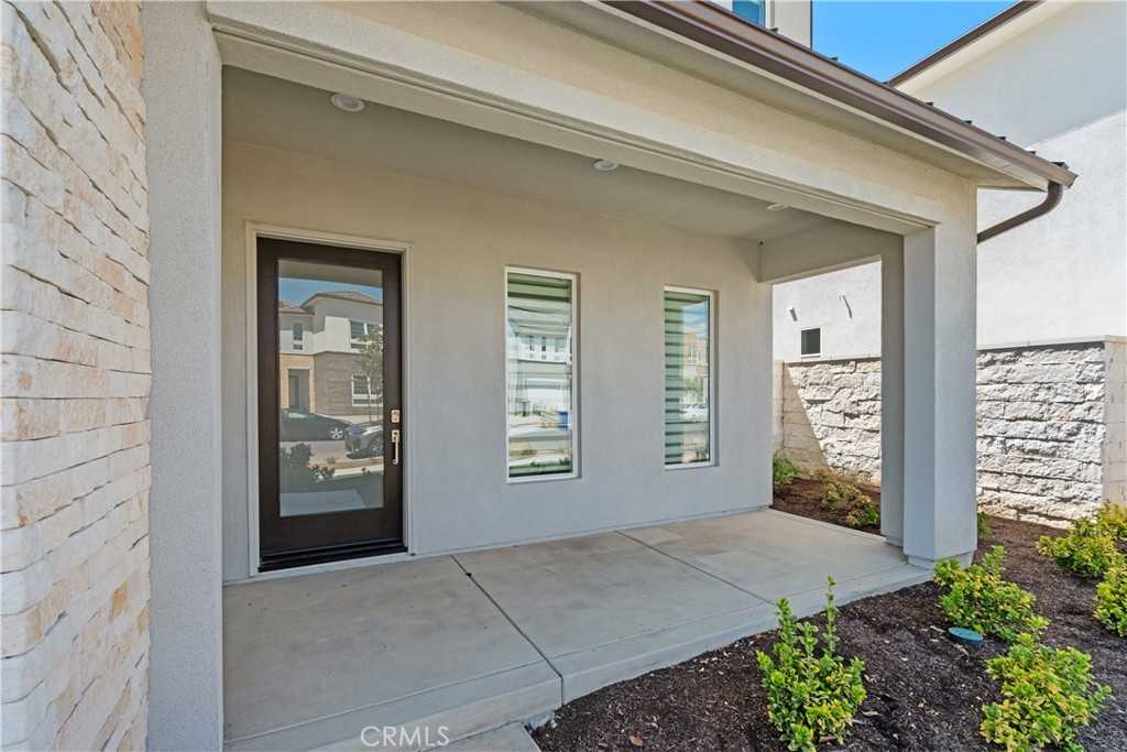 photo 3: 27372 Dialogue Way, Valencia CA 91381