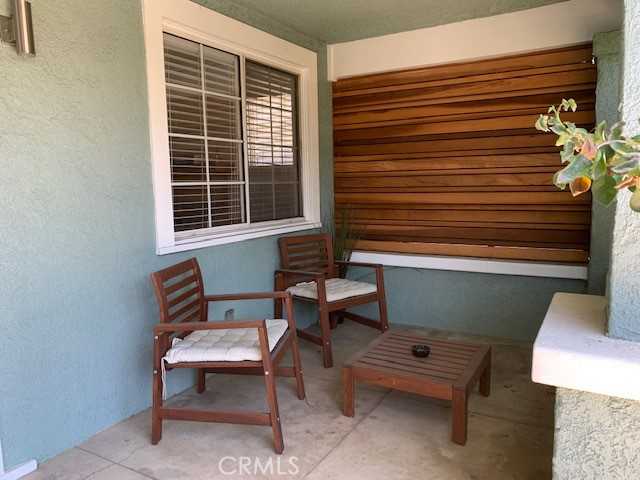 photo 2: 6547 De Longpre Avenue, North Hollywood CA 90028