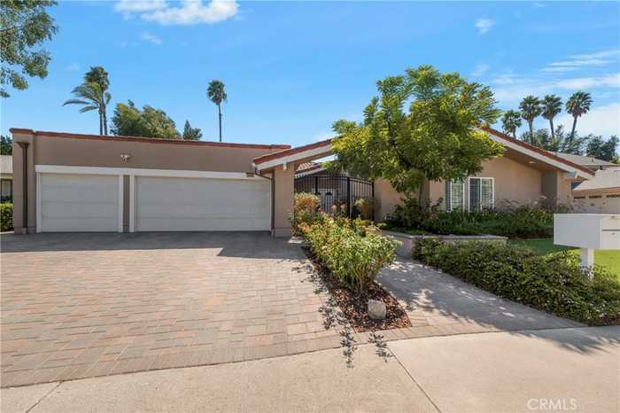 photo 1: 24354 Clipstone Street, Woodland Hills CA 91367