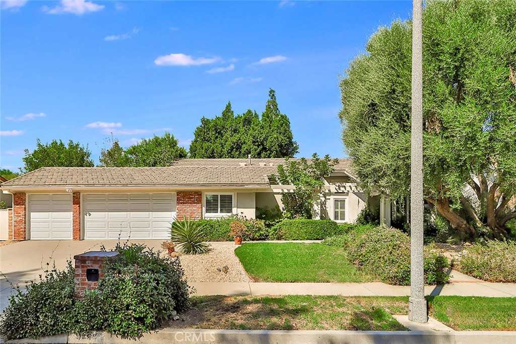 photo 1: 9133 Paso Robles Avenue, Northridge CA 91325