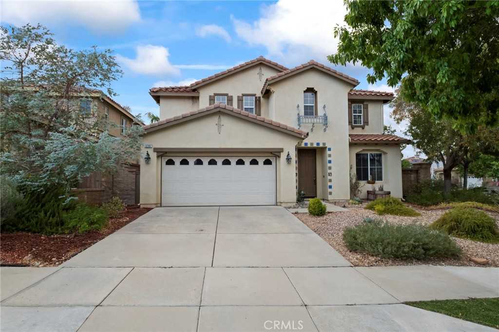 photo 2: 32367 Ashwood Court, Lake Elsinore CA 92532