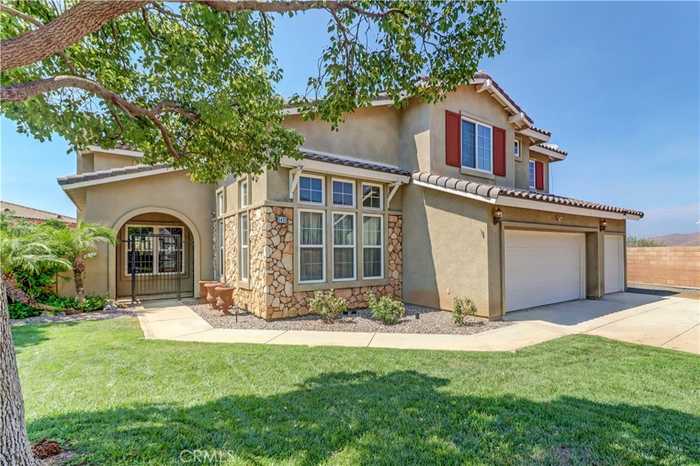 photo 2: 5433 Sunset Ridge Dr, Jurupa Valley CA 92509