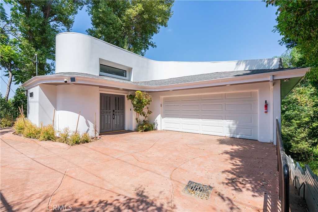 photo 1: 11411 Decente Court, Studio City CA 91604