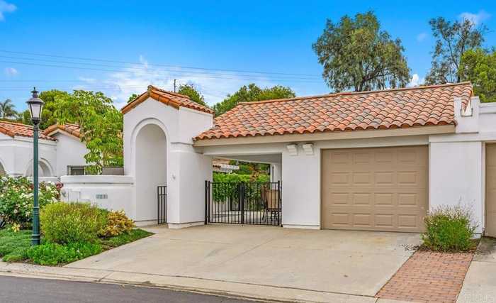 photo 2: 4545 Cordoba Way, Oceanside CA 92056