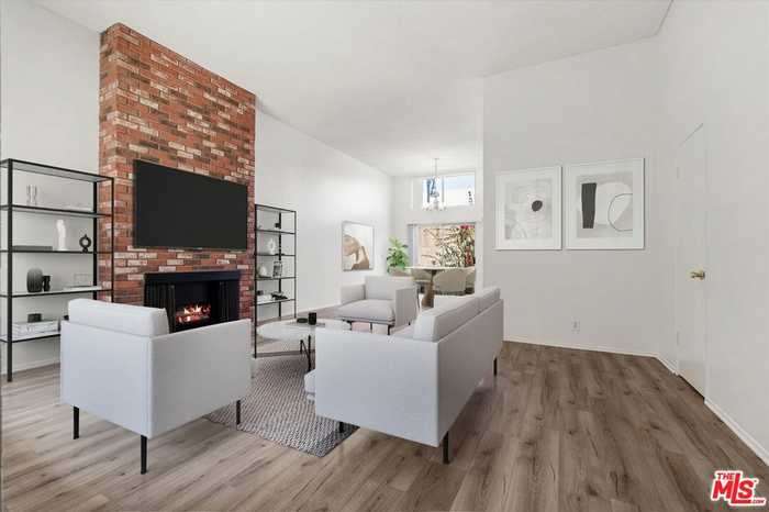 photo 1: 2452 Chelsea Place, Santa Monica CA 90404