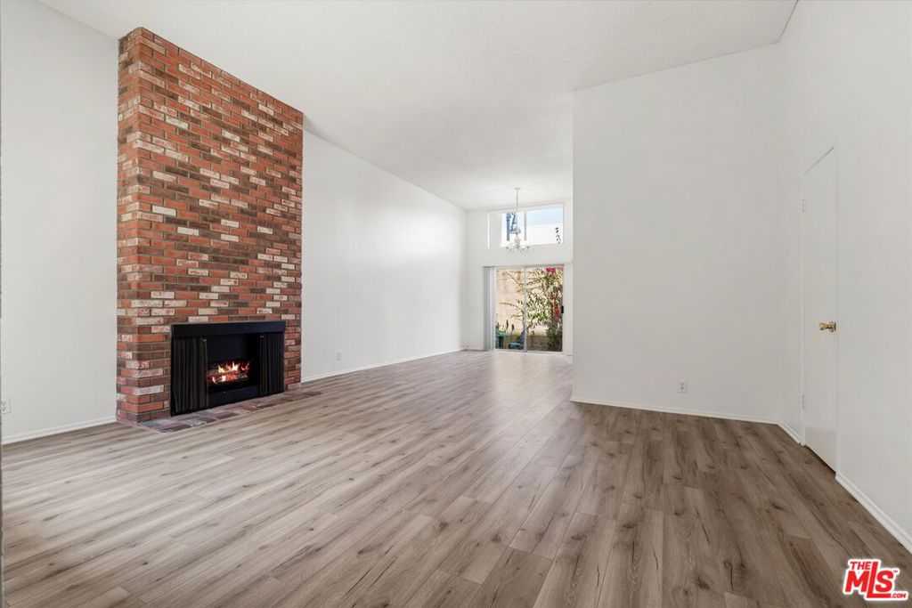 photo 2: 2452 Chelsea Place, Santa Monica CA 90404