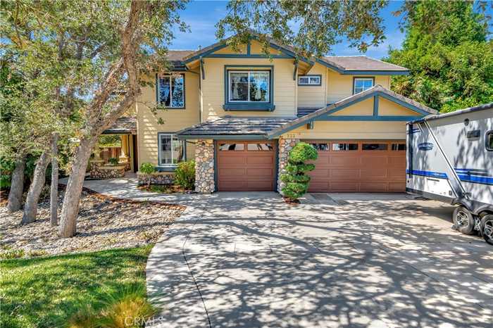 photo 1: 522 Laurelwood Drive, Paso Robles CA 93446