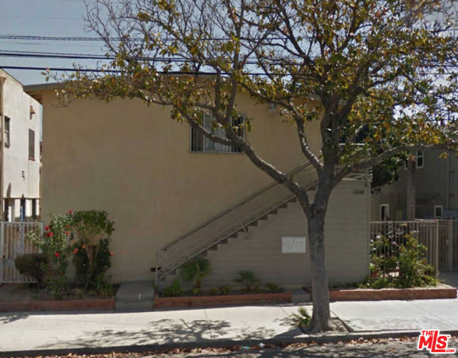 photo 1: 1600 Magnolia Avenue, Long Beach CA 90813