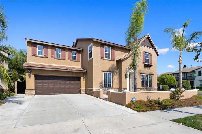 photo 2: 13366 Kiger Mustang Circle, Eastvale CA 92880