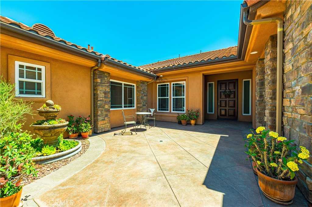 photo 2: 17536 Fairbreeze Court, Riverside CA 92504