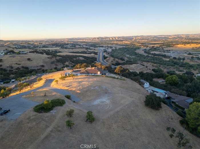 photo 1: 3630 Lorraine Way, Paso Robles CA 93446