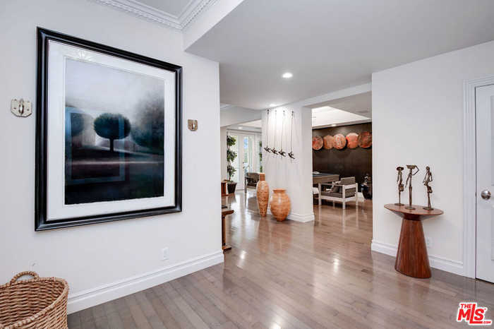 photo 2: 10112 EMPYREAN Way Unit 204, Los Angeles CA 90067