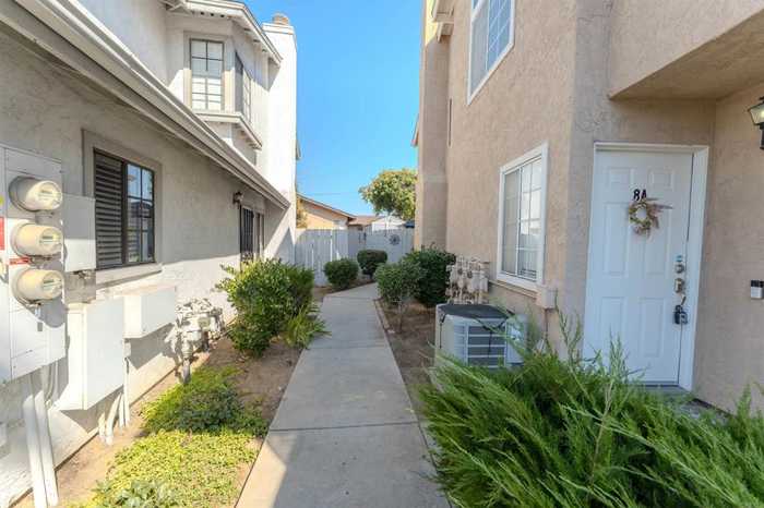 photo 2: 1465 E Lexington Avenue, El Cajon CA 92019