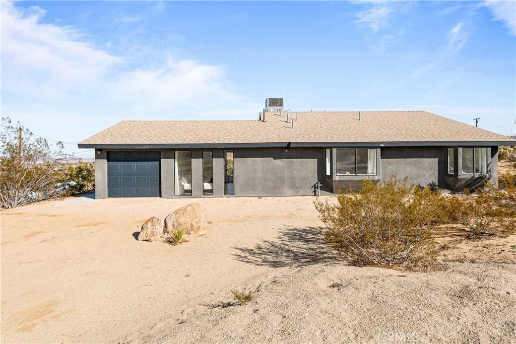 photo 3: 7119 Saddleback Road, Joshua Tree CA 92252