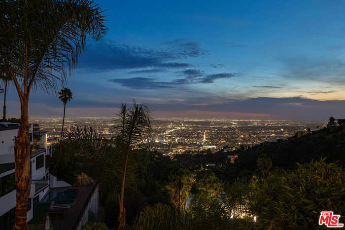 photo 30: 2137 Sunset Plaza Drive, Los Angeles CA 90069