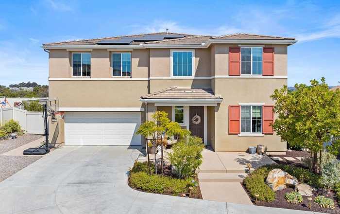 photo 1: 1211 Tesoro Place, Vista CA 92081