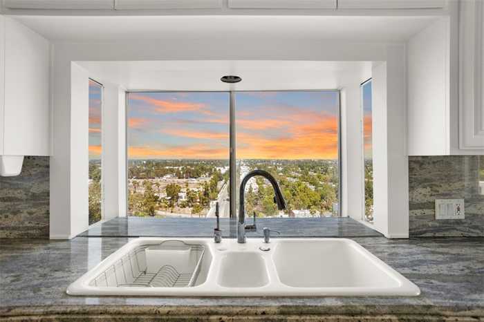 photo 2: 4248 Vanetta Drive, Studio City CA 91604