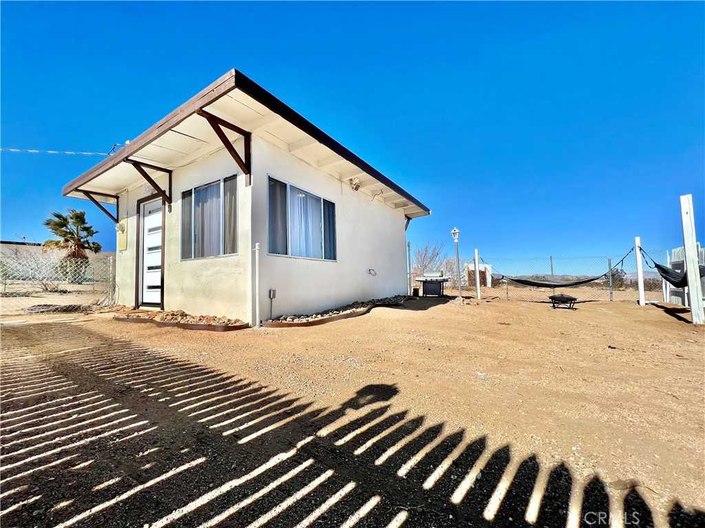 photo 1: 55778 Sunnyslope Drive, Landers CA 92285