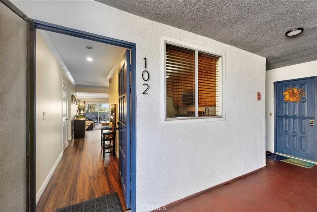 photo 2: 1321 Beryl Street Unit 102, Redondo Beach CA 90277