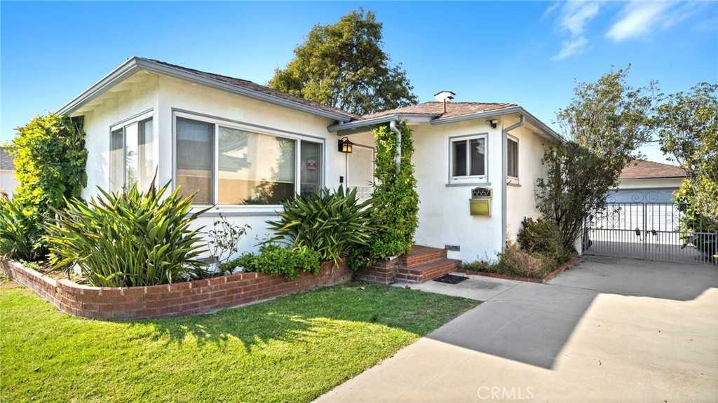 photo 2: 6667 W 87th Place, Los Angeles CA 90045