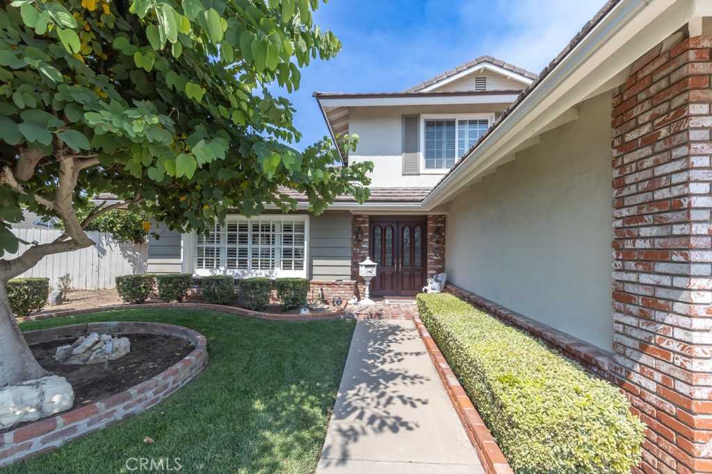 photo 1: 17461 Amaganset Way, Tustin CA 92780